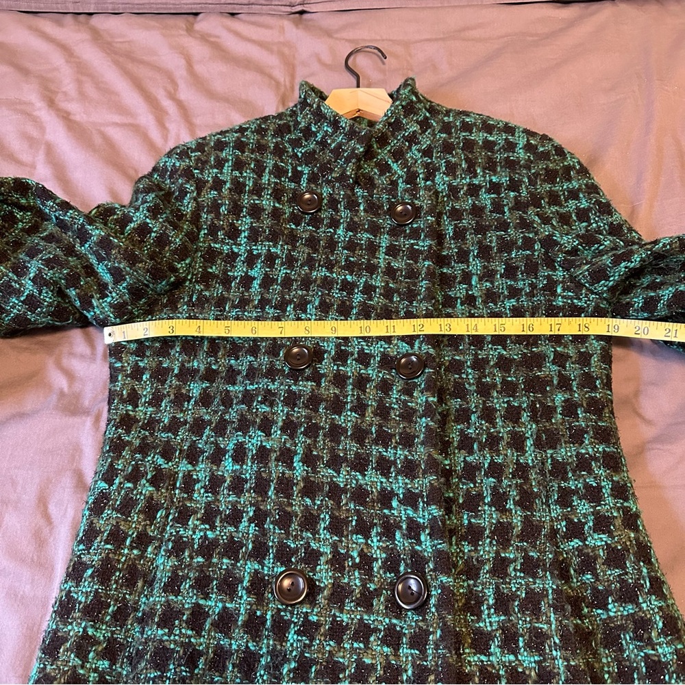 Fun Retro Coat! - Picture 5 of 10